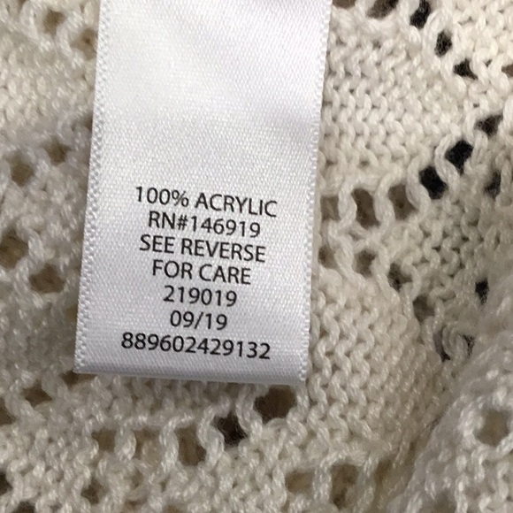Candies off white lightweight sweater, Size XL - Picture 6 of 7